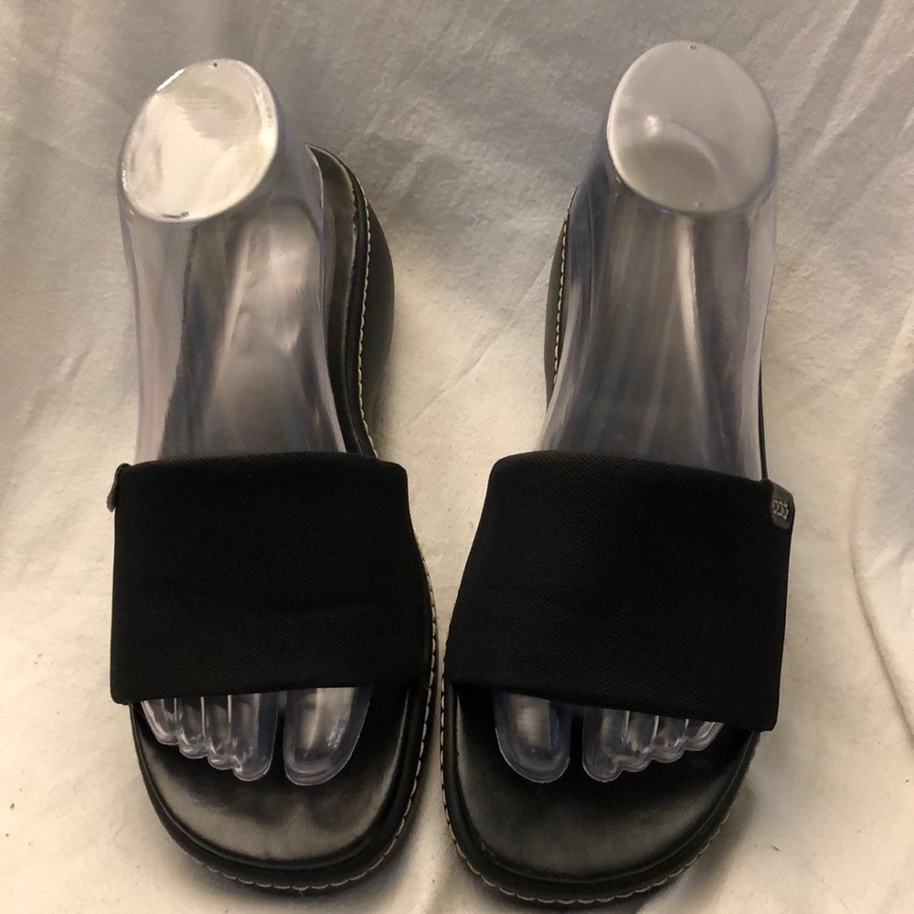 Rockport Sandals Size 8W made in Brazil EUC